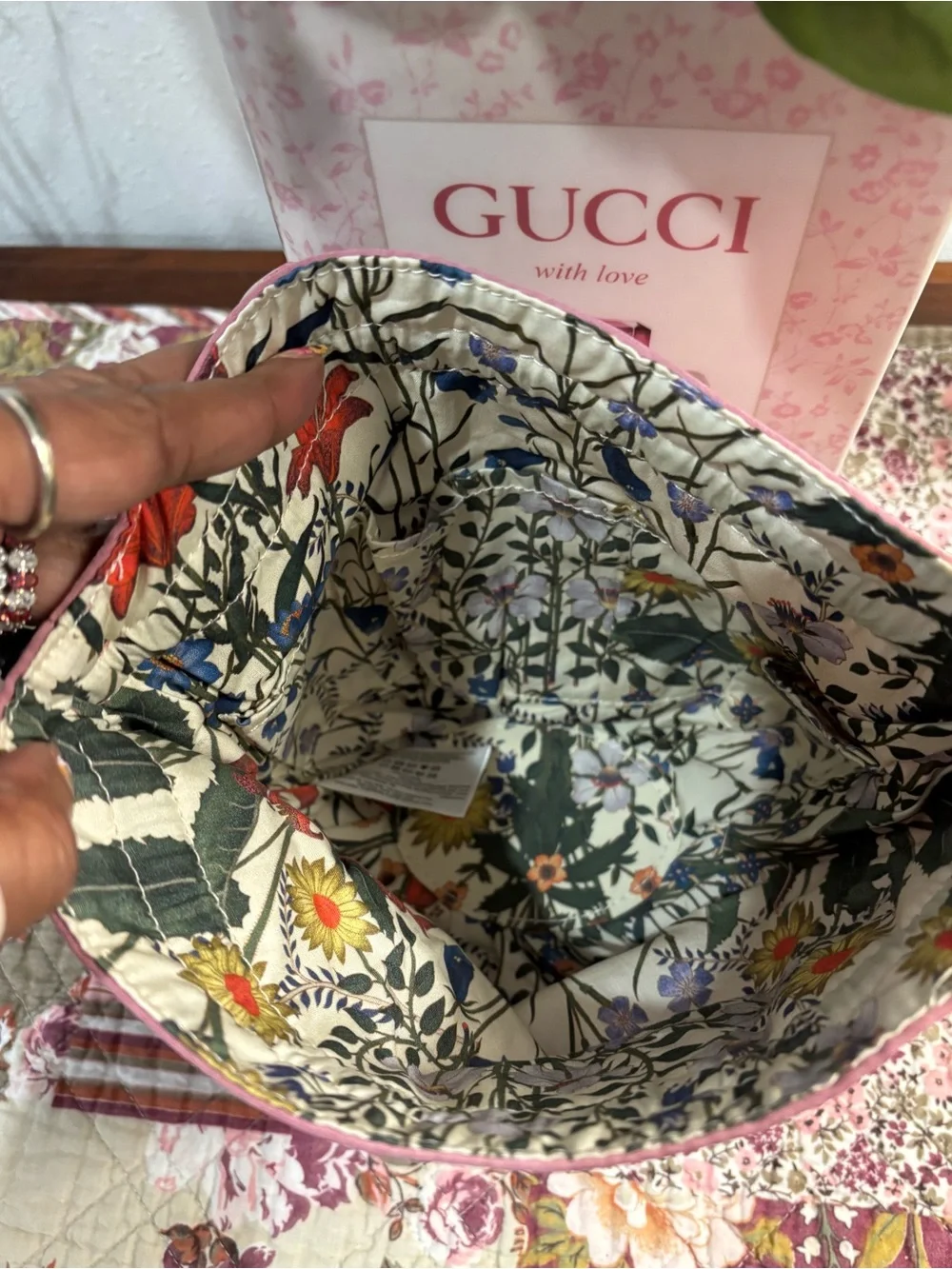 Satin Gucci Beauty Drawstring Bag. New💫